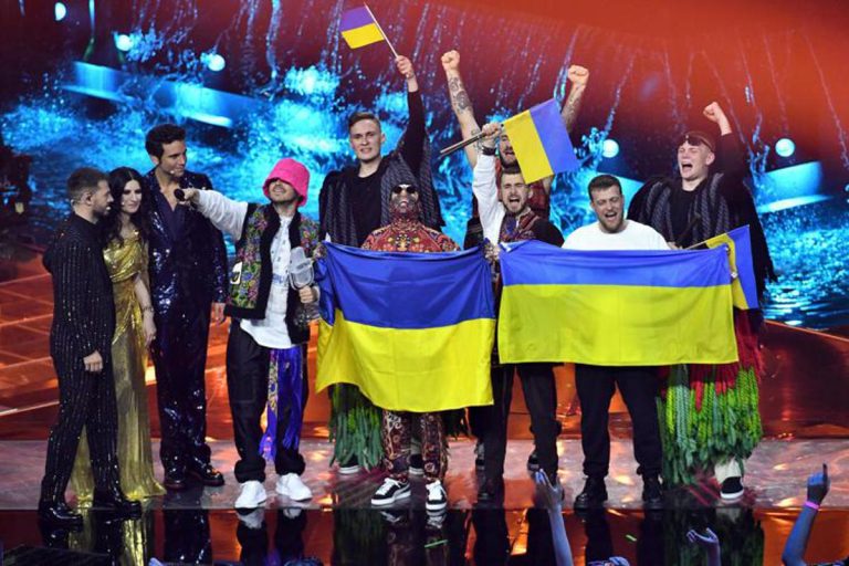 Il Regno Unito ospiterà l’Eurovision Song Contest nel 2023 per conto dell’Ucraina