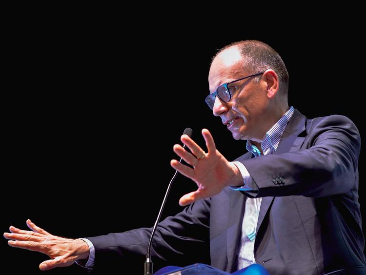 Elezioni 2022, parla Enrico Letta: “Il voto darà un risultato chiaro e andrà in una direzione o nell’altra, il pareggio non è contemplato”