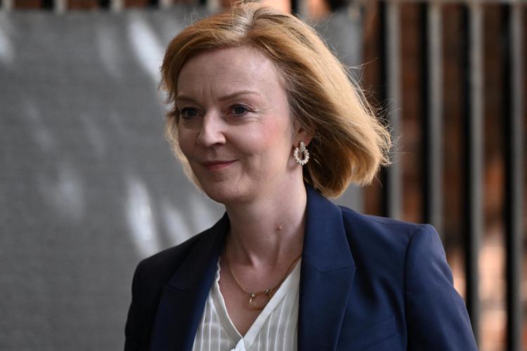 La ministra degli Esteri britannica Liz Truss si è candidata a diventare la prossima leader dei Tory e futura premier