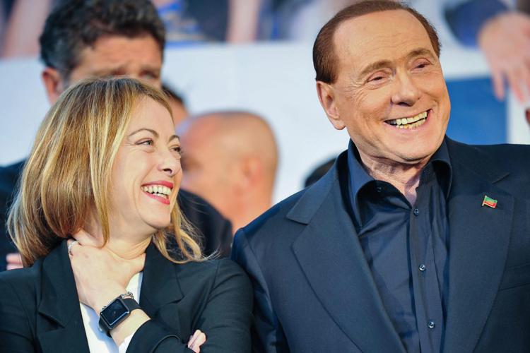 Elezioni 2022, “disgelo” tra la Meloni e Berlusconi dopo il faccia a faccia a Villa Grande