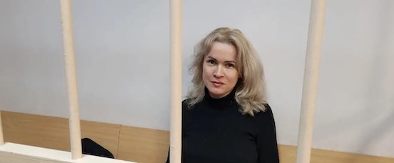 Una giornalista dissidente russa è stata rinchiusa in un ospedale psichiatrico