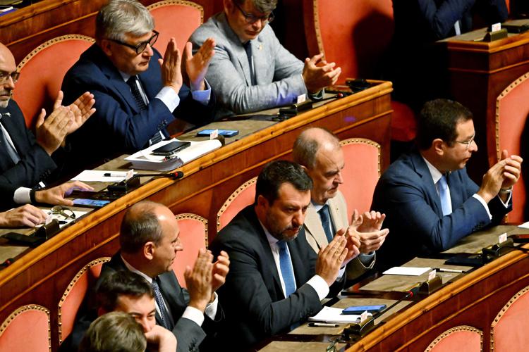Crisi di governo, la Lega ora punta i piedi: “Serve un nuovo e rinnovato esecutivo”