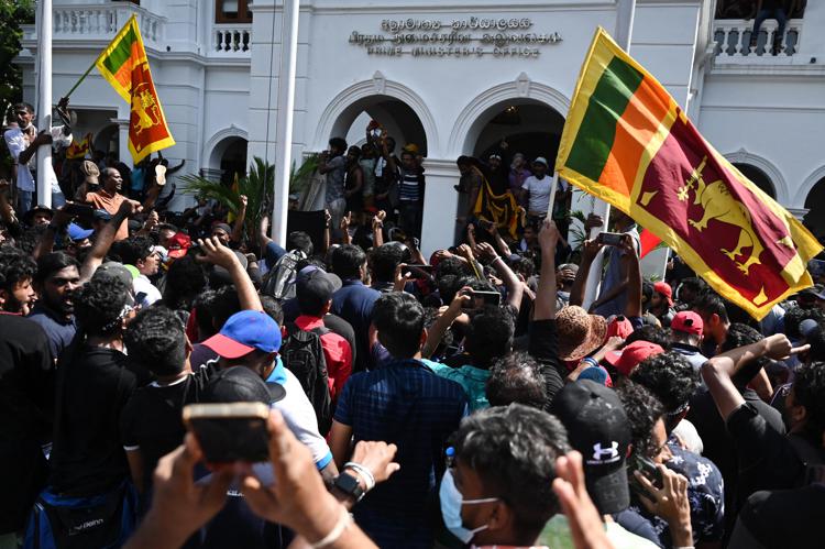Sri Lanka: non si placano le proteste di piazza nel Paese sempre più nel caos