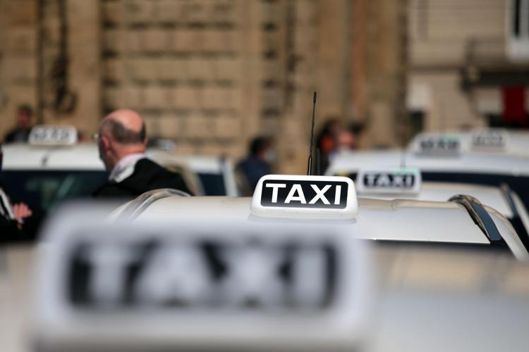 Taxi in sciopero oggi e domani contro l’articolo 10 del ddl Concorrenza