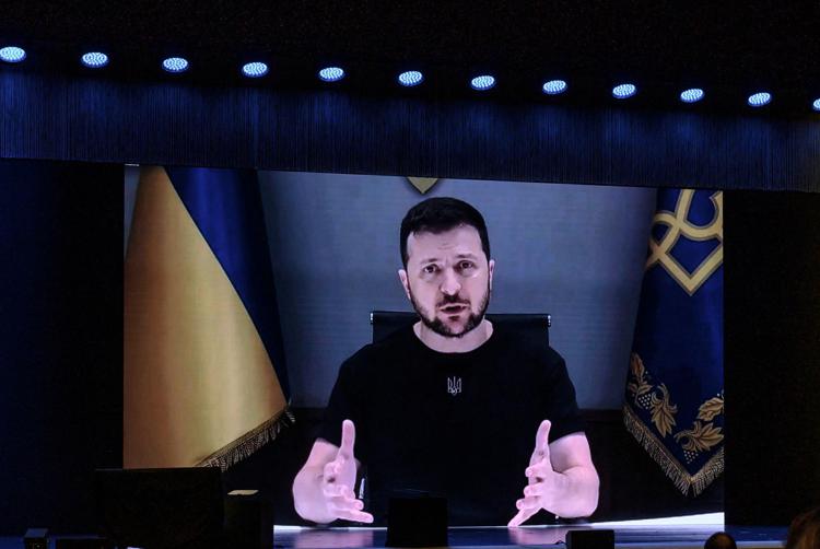 Guerra in Ucraina, parla Zelensky: “Non possiamo arrenderci, pena la nostra scomparsa, come Stato, come nazione e come persone”
