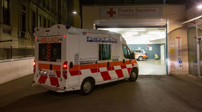 Milano, choc al Castello: 16enne si è risvegliata nei pressi di piazza Cairoli dicendo di essere stata violentata