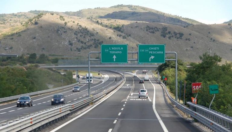 Ancora un colpo di scena nella gestione delle autostrade abruzzesi e laziali A24 e A25: il controllo torna all’Anas,