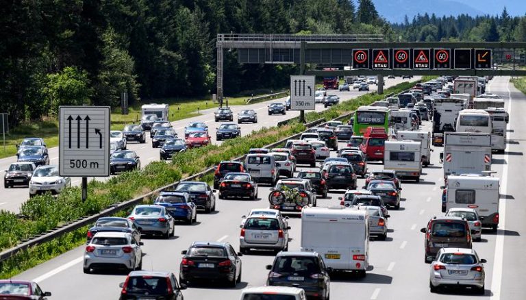 Vacanze, l’A22 è tornata al traffico pre Covid (quasi 50mila transiti giornalieri)