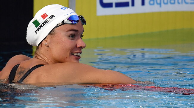 Medaglie a pioggia per l’Italia agli Europei di nuoto di Roma. Arriva l’oro per Margherita Panziera nei 100 dorso