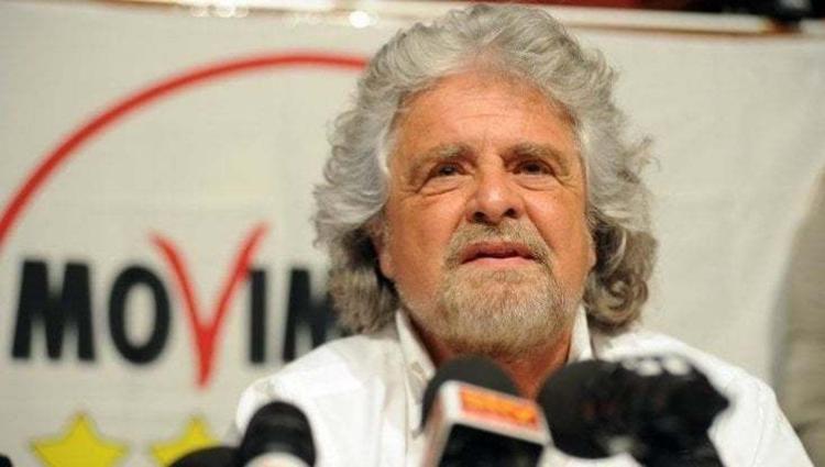 Elezioni 2022, per Beppe Grillo “A 16 anni puoi lavorare, puoi pagare le tasse, ma non puoi votare”