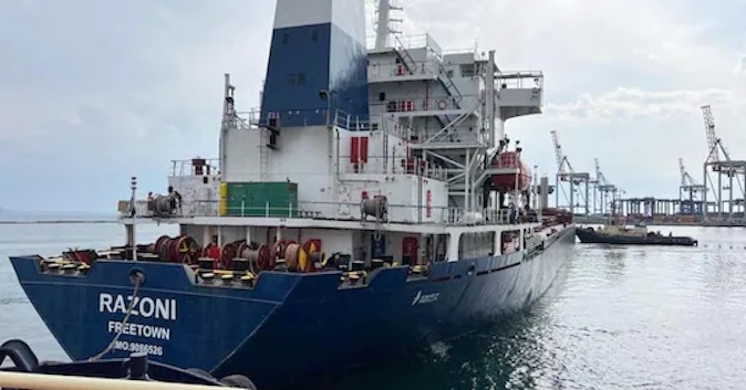 Ucraina, la nave mercantile Razoni è ancora ancorata nel Mar Nero a largo di Istanbul