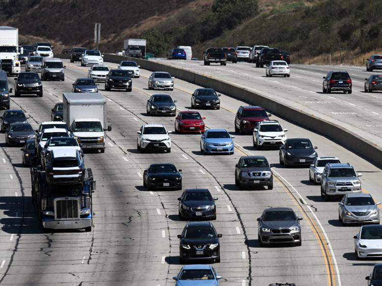 Mobilità green, l’Italia chiede lo slittamento del voto dell’Unione europea sullo stop alle auto inquinanti