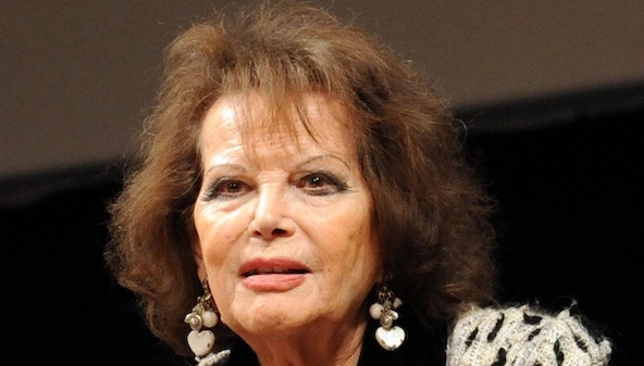 Cinema, Claudia Cardinale rassicura: “Ma quale ospizio, sono in campagna vicino Parigi”