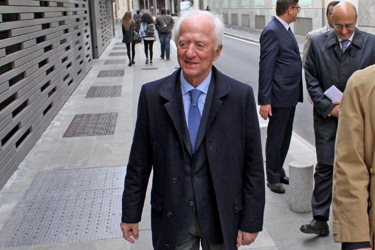 Un impero diviso in otto parti uguali tra i famigliari di Leonardo Del Vecchio e 2,15 milioni di azioni Essilux per un valore di 340 milioni di euro Francesco Milleri