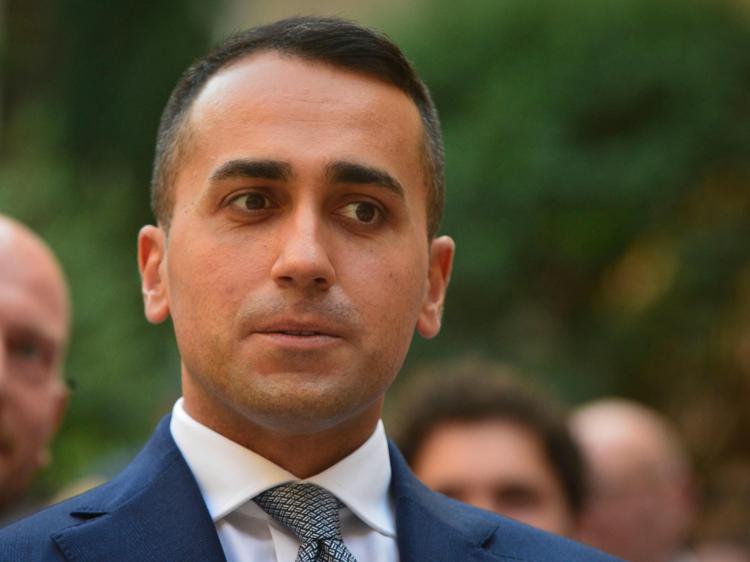 Luigi Di Maio attacca Beppe Grillo: “Io zombie? Finalmente abbiamo capito a che cosa dovevano servire i 300mila euro che prende dal Movimento 5 Stelle”