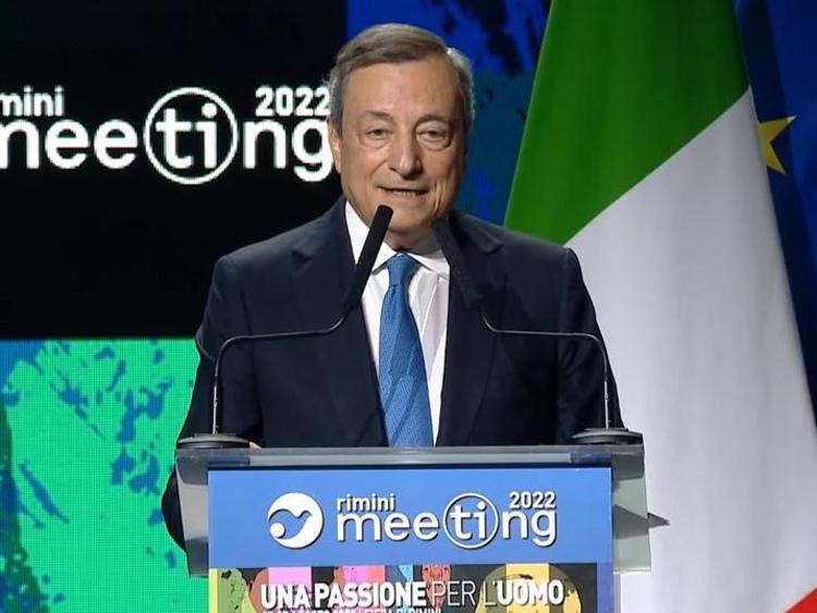 Rimini, al meeting di Cl standing ovation per Mario Draghi: “L’Italia ce la farà”