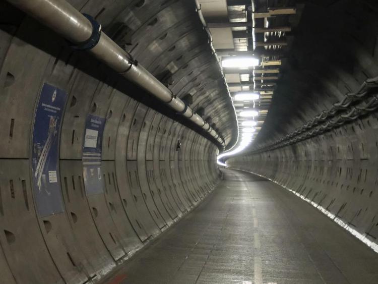 Decine di passeggeri in preda al panico bloccati per cinque ore nel tunnel della Manica