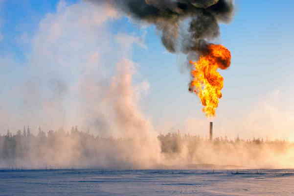 La Bbc: La Russia sta bruciando gas al confine con la Finlandia per un valore di almeno 10 milioni di euro al giorno