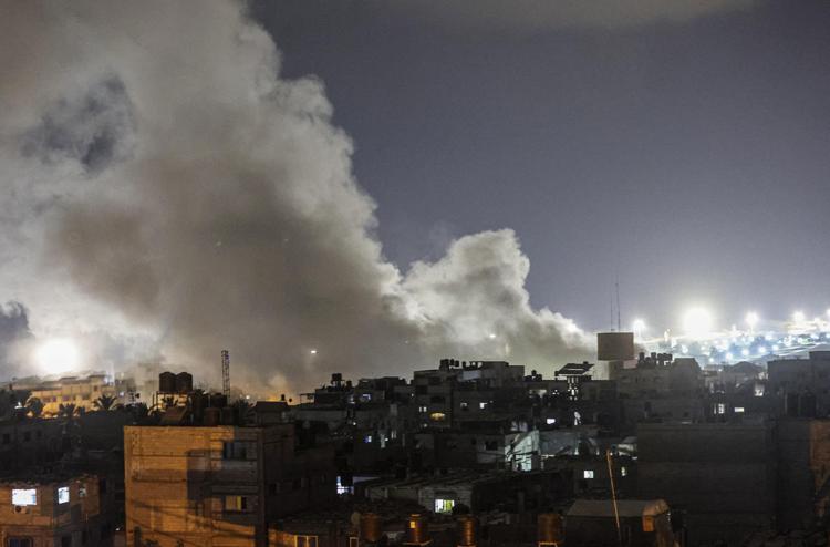 Striscia di Gaza, nuovi attacchi notturni dell’esercito israeliano: ucciso un altro capo della Jihad