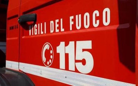 Roma, incendio in un negozio al quartiere Casilino