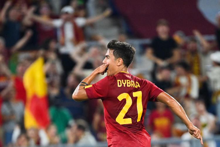 Calcio, la doppietta di Dybala trascina la Roma contro il Monza: 3- 0