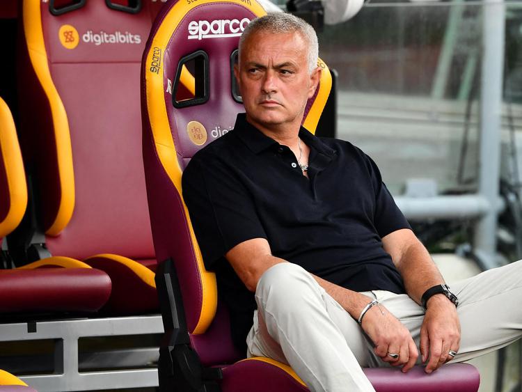 Calcio, sulla vittoria della Roma parla Mourinho: “Troppo facile oggi parlare di Dybala, oggi è stata la partita di Abraham”