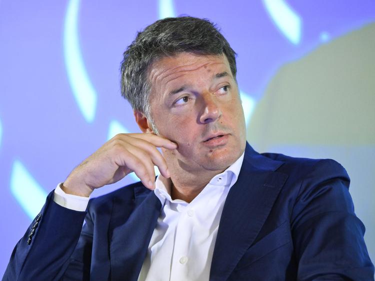 Elezioni 2022, Renzi apre a Calenda: “Se Carlo ha voglia di fare un ragionamento serio noi ci siamo”