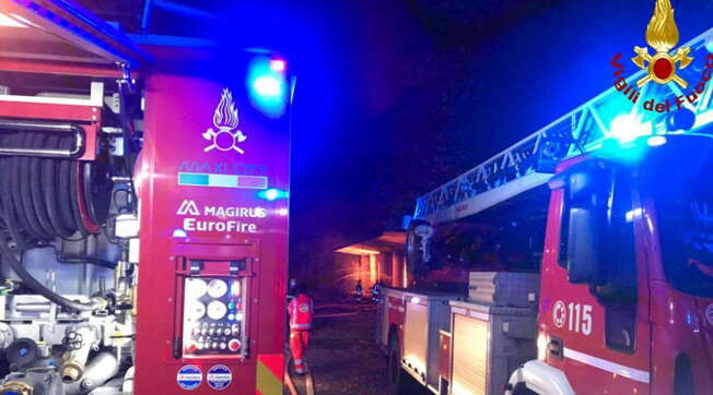 Palermo: incendiati nella notte i cassonetti in diversi quartieri