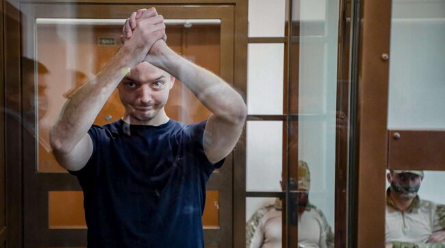 Russia, condannato a 22 anni di carcere il giornalista Ivan Safronov per “alto tradimento”