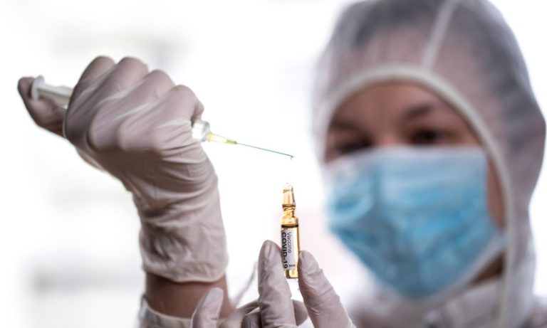 Covid, gli Usa autorizzano il vaccino bivalente booster Pfizer-BionTech