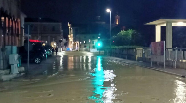Alluvione nelle Marche, i carabinieri acquisiscono i dati meteo relativi alle precipitazioni previste per il 15 settembre