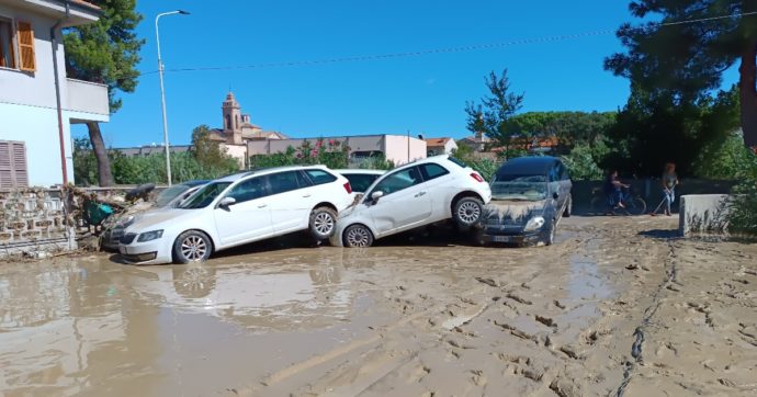 Alluvione nelle Marche: prosegue senza sosta la ricerca dei tre dispersi