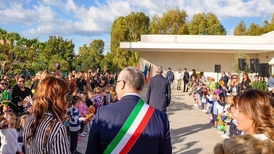 Roma, il sindaco Gualtieri inaugura una nuova scuola dell’infanzia ad Acilia: era attesa da 15 anni
