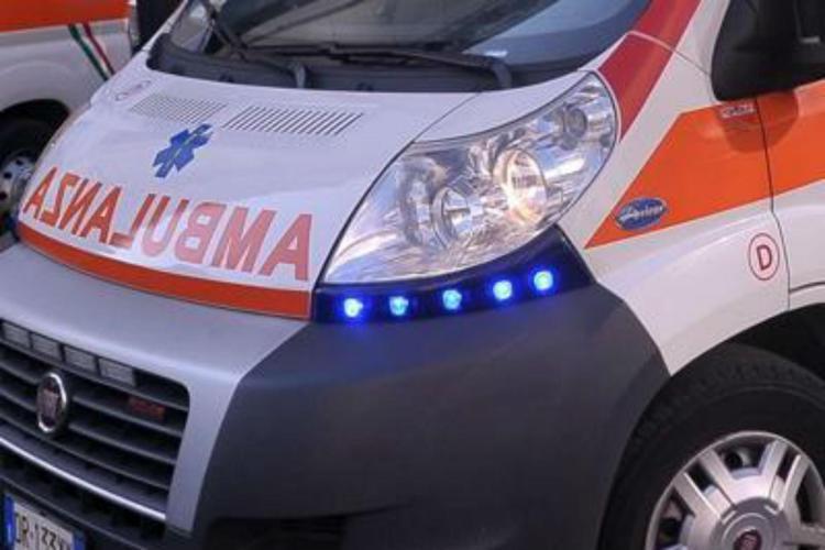 Ostia, automobilista travolge e uccide una 23enne su una moto