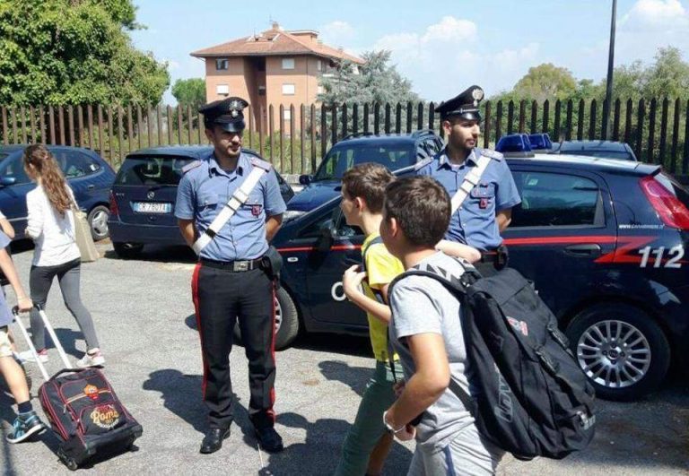 Controlli dei Carabinieri nelle scuole di Civitavecchia