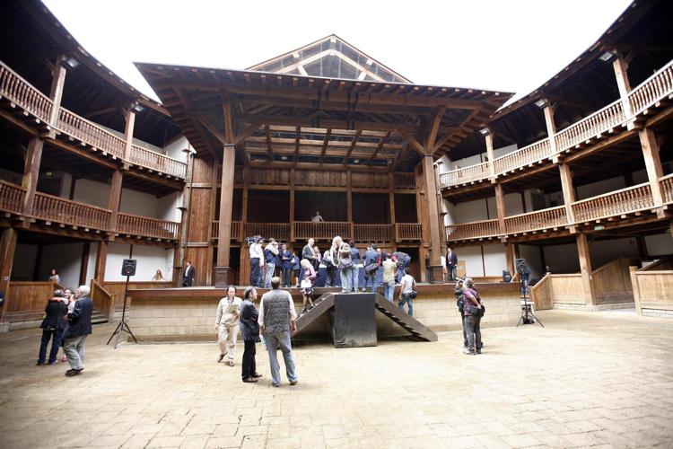 Il Globe Theatre a Villa Borghese nasce da un sogno di Gigi Proietti nel 2003