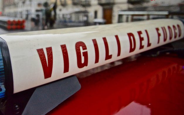 Fiumicino: incidente stradale, coinvolti tre veicoli. Un ferito