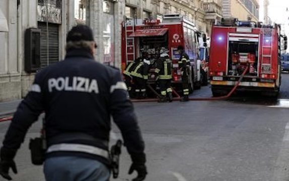 Roma, per la rottura di una tubatura si allaga via Bandello al quartiere Talenti