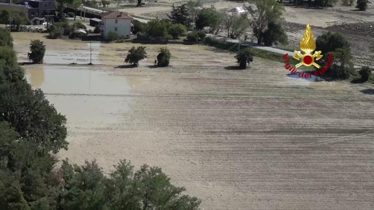 Alluvione nelle Marche, proseguono senza sosta le ricerche dei due dispersi nella zona di Barbara