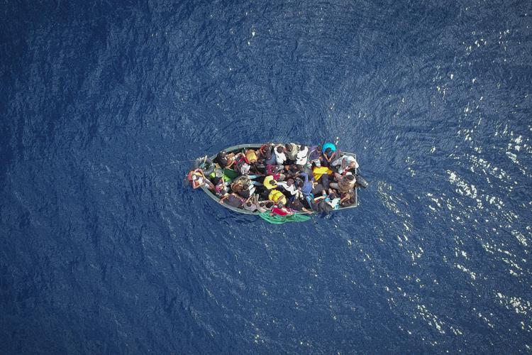 Migranti: in otto anni sono morte nel Mediterraneo quasi 25mila persone