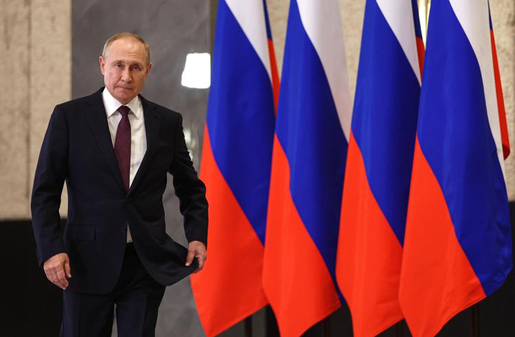 Russia, il delirante discorso di Putin: “L’Occidente vuole distruggerci, al via la mobilitazione parziale”