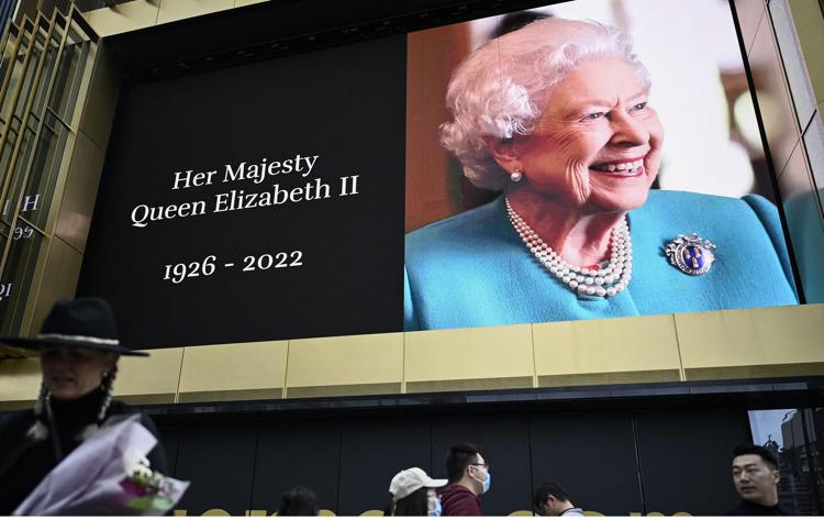 Londra si prepara ad accogliere il feretro della regina Elisabetta II