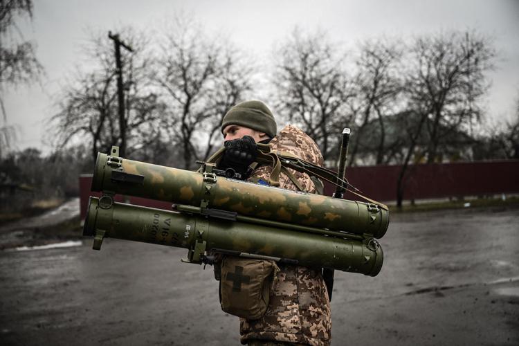Nuove minacce di Mosca all’Unione europea: “E’ parte del conflitto se addestra i militari ucraini”