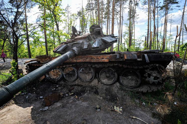 Guerra in Ucraina, le perdite russe: 50.610 soldati, 2.097 carri armati, 4.520 mezzi corazzati, 237 aerei, 208 elicotteri e 15 naviu