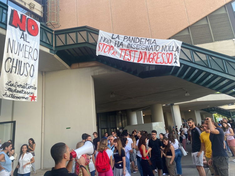 Mattinata di protesta all’Università di Palermo contro i test di ingresso a Medicina