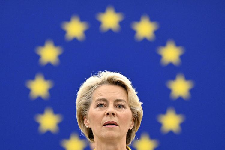 Il portavoce della Ue precisa le dichiarazioni di Ursula von der Leyen: “E’ assolutamente chiaro che la presidente non è intervenuta nelle elezioni italiane”