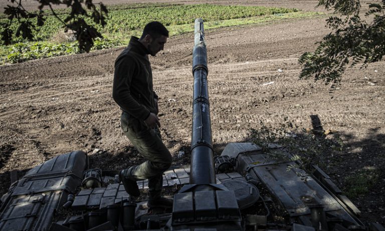 Guerra in Ucraina, secondo l’intelligence britannica i russi potrebbero presto ritirarsi da Kherson