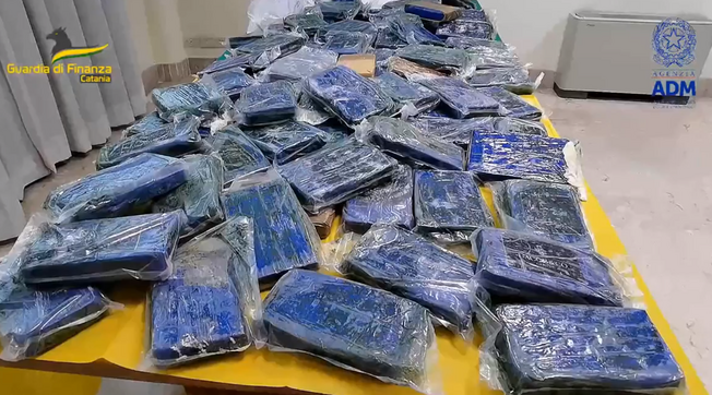 Catania, maxi sequestro nel porto di oltre 110 tonnellate di cocaina proveniente dal Sudamerica