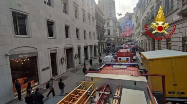 Milano, incendio in un negozio di Prada in via Montenapoleone