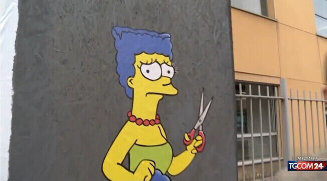 Milano, rimosso il murales con Marge Simpson dedicato a Masha Amini